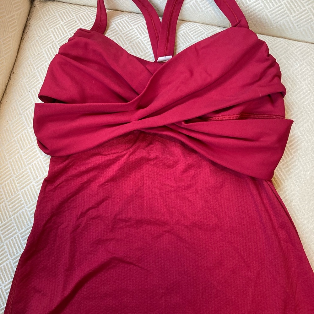 Lululemon top